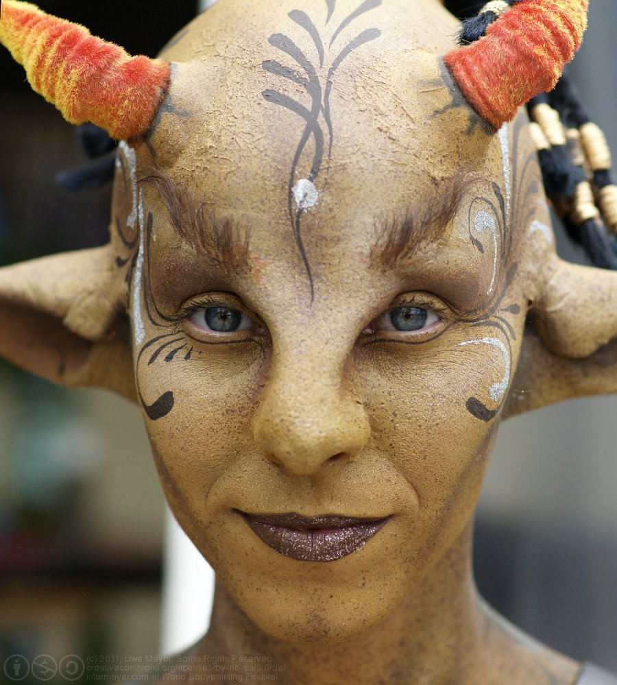 Meet the Alien Lady